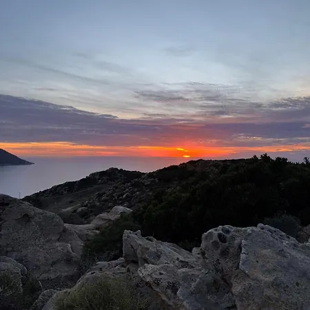 Pieds Dans L'eau Avec Vue Exceptionnelle Calvi (Corsica)